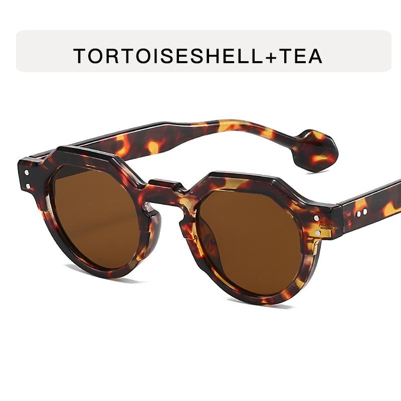 Rivets Decoration Sun Glasses for Men Round Shape Anti-reflective Sunglasses Women Travelling Driving Men Sunglass