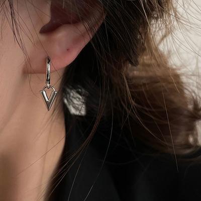 Triangular Earrings, Ear Buckles, Women's Ins Niche Design, Light-sensitive Surface, Retro V-shaped Letter Earrings.