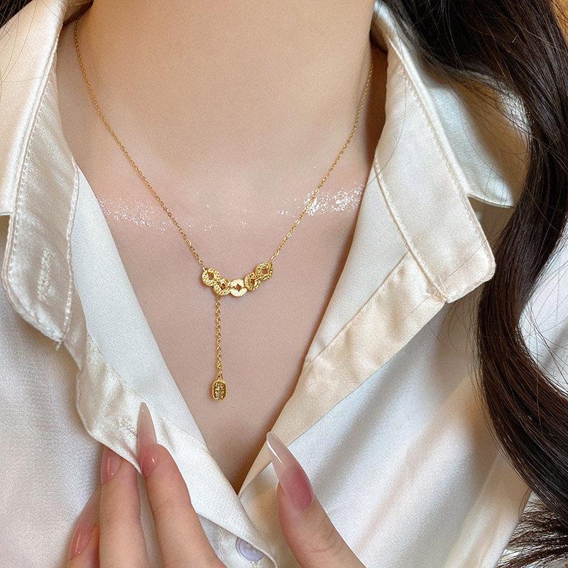 Elegant Pearl Necklace: Trendy, High-End Titanium Steel Clavicle Chain for Women