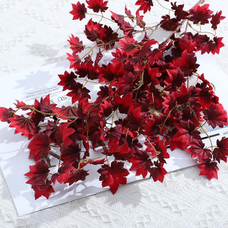 

High-end Norwegian maple leaf artificial flower hotel wedding decoration fake flower wedding props bouquet