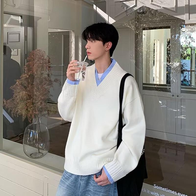 2025 Unisex Gray V-neck Hoodie: Trendy Casual Pullover, Long Sleeve, Pure Color for Early Autumn.