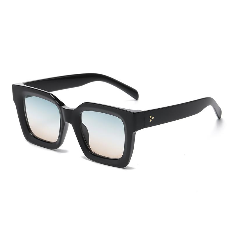 Fashion Vintage Luxury Square Sunglasses Women Men Punk Big Frame Rivet Classic Shades Designer Brand Sun Glasses