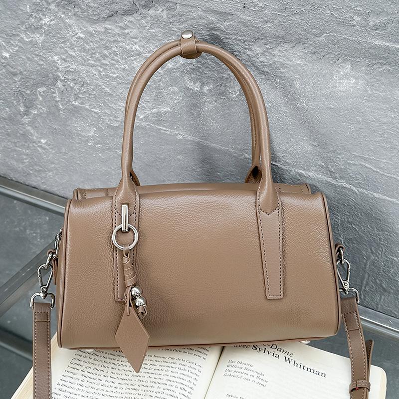 

A Genuine Leather Single-shoulder, Underarm, Elegant Boston Lady s Crossbody Bag хаки