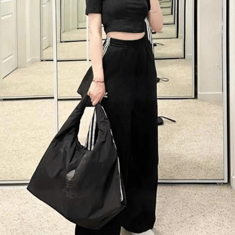 adidas Originals Recycled Polyester Plain Weave Cloud Bag Sports Bag Handbag Shoulder Bag Regular Women's Black Adidas IC8349