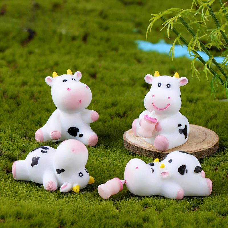 

Micro-landscape Moss Ornaments Cute and Adorable Cows Garden Bonsai Decorative Small Ornaments Resin Handicrafts Blue baby bottle