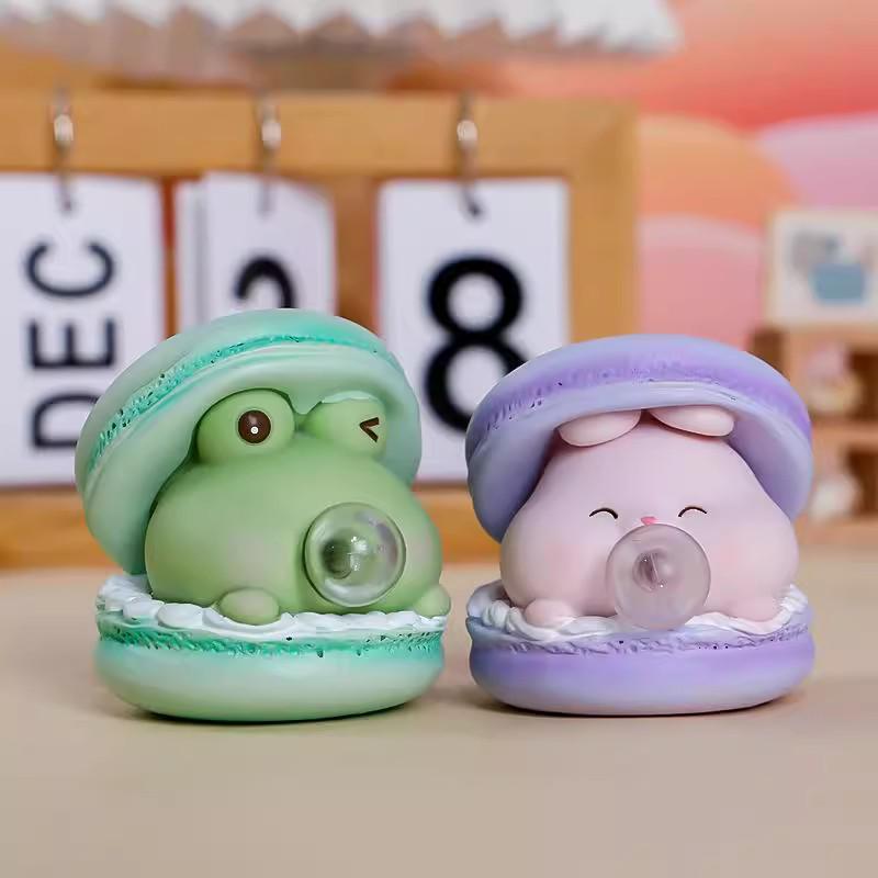 Macaron Squeeze Toy - Cute Cartoon Desktop Ornament & Bubble Gift for Children 