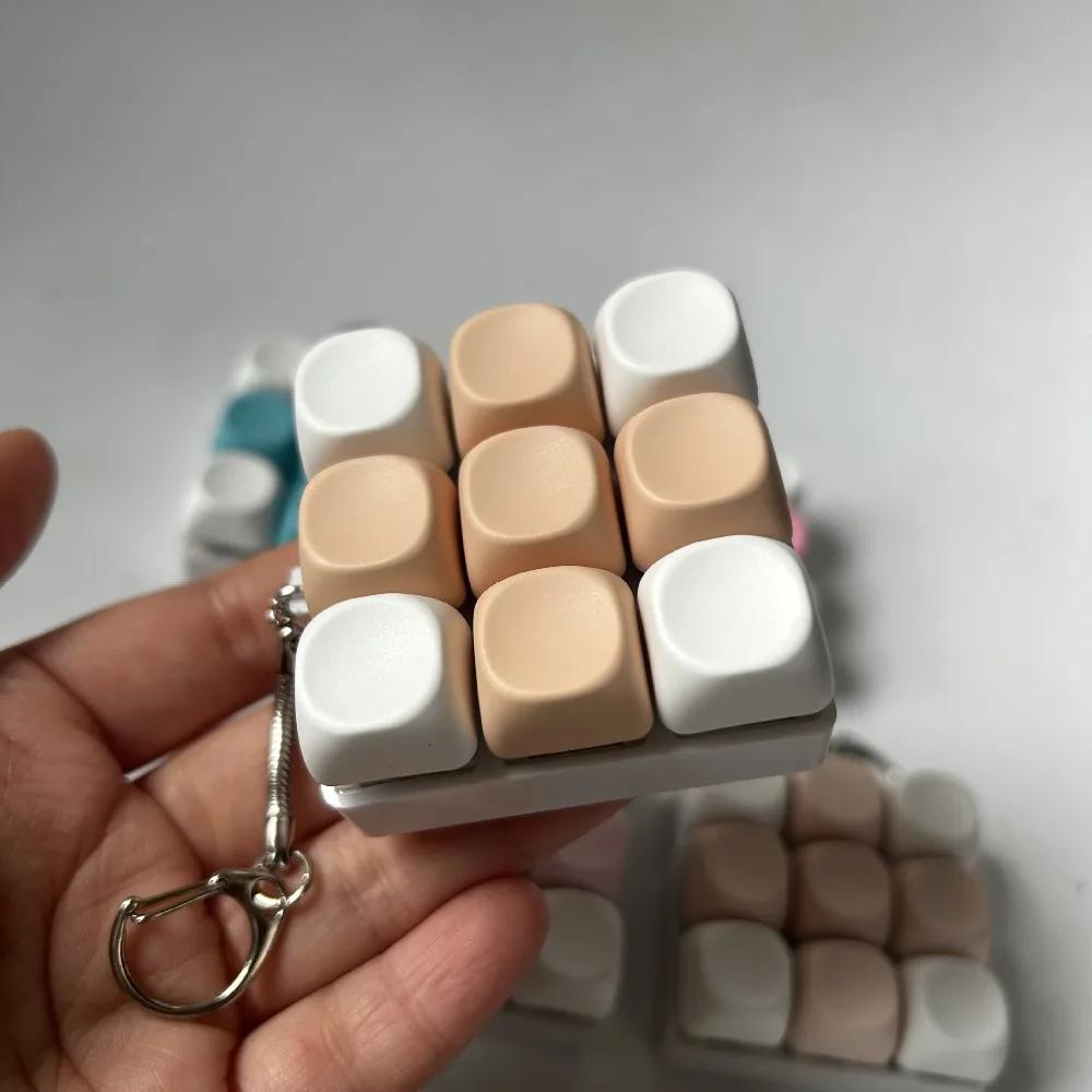 New Fidget Keychain DIY Keyboard Fidget Keychain Keys Button Relief Stress Finger Keyboard Cap 4/9Keys Pass The Time Clicker Toy