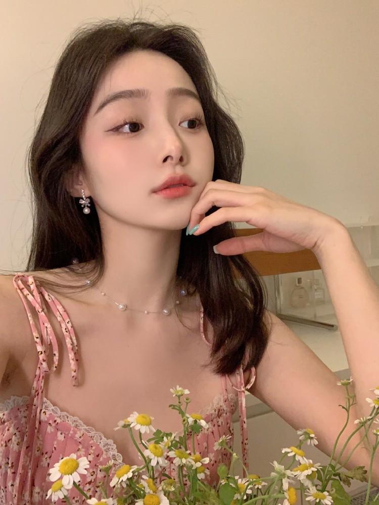 

Серьги-клипсы с жемчугом и бантом 2024: Трендовый, Высококлассный Дизайн для Женщин Без Проколотых Ушей