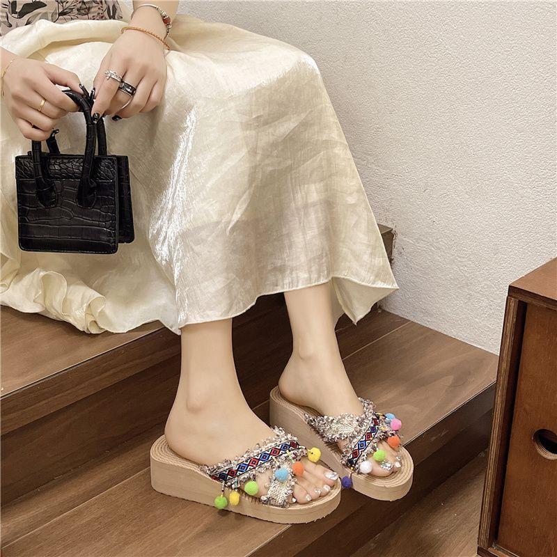 Fashion Versatile Wear Comfortable Retro Slippers Women 2025 Summer New Fringed Holiday Slippers Women