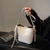 Simple Bag Women's Messenger Bag 2025 New Versatile Bucket Bag Niche Fashion Shoulder Underarm Bag One Piece Delivery