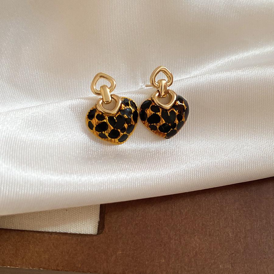 French retro autumn and winter geometric leopard print earrings stud earrings personalized earrings design sense niche