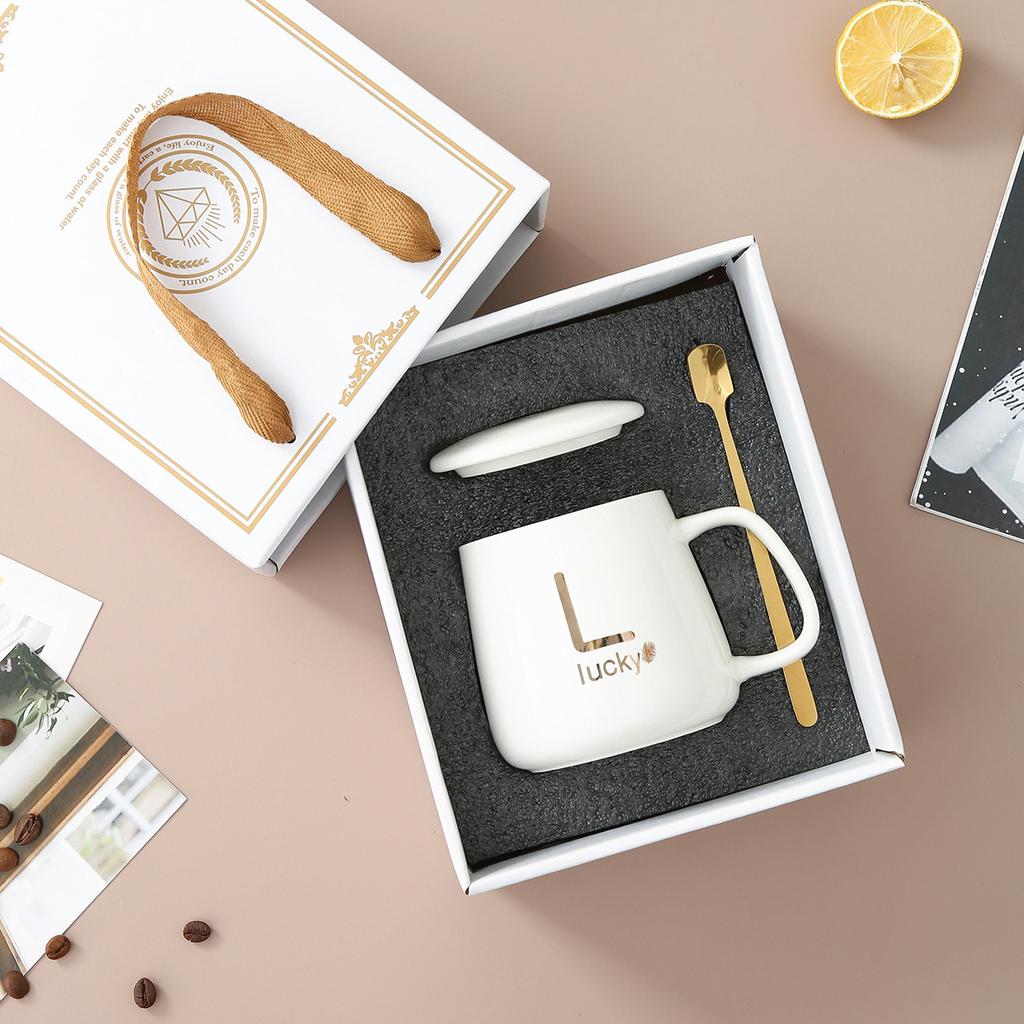 Simple and Fashionable Ceramic Mug, Portable Gift Box, Towel Bear Souvenir, Opening Practical Gift, Water Cup Set.