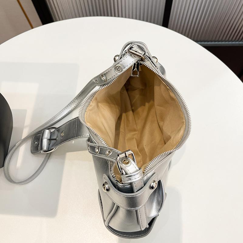 2026 Koreanischer Stil Damen Umhängetasche aus weichem Leder Motorradtasche