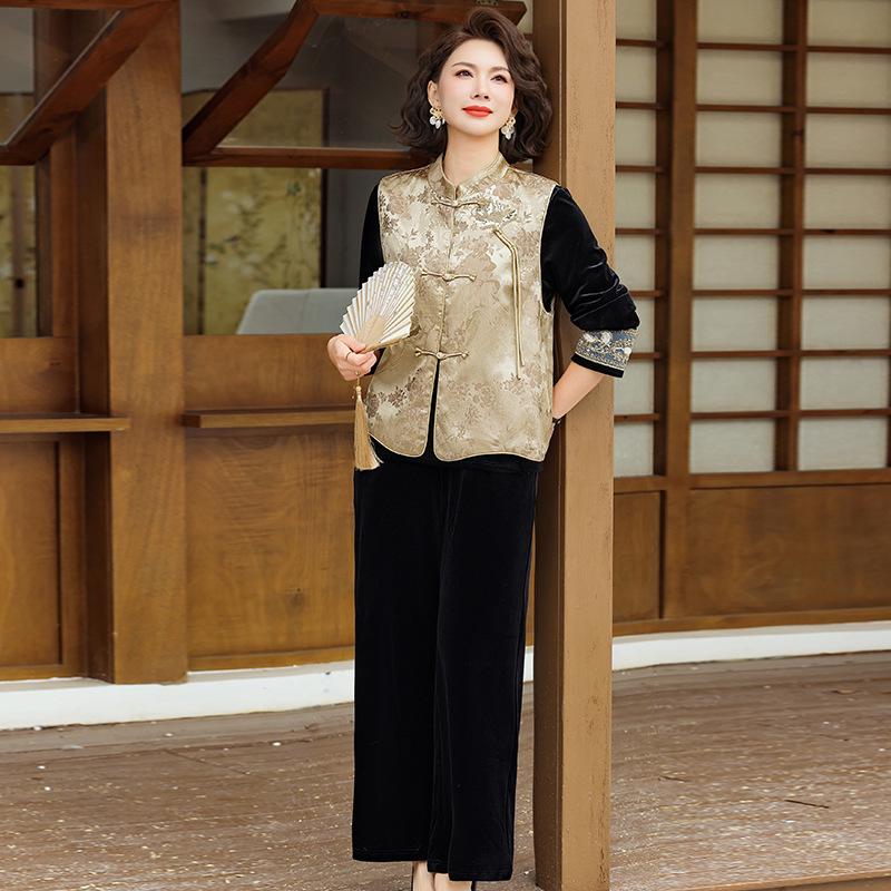 

Chinese-Style Three-Piece Mother s Outfit for Ages 40-60: Stylish Attire for Middle-Aged and Elderly Women. 2XL (110-125 lbs)