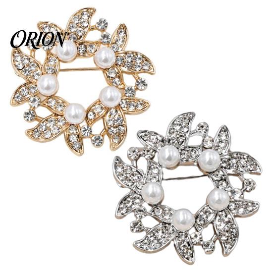 Alloy Brooch Pin Pin, Faux Pearl Wreath Design Lapel with Rhinestones Inlaid, Circular Flower Leaf Garland for Coats Shirts Bags Accessories Durable