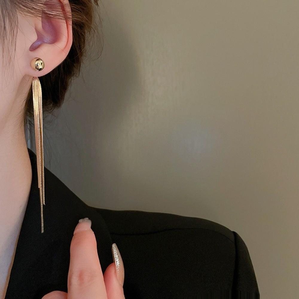 Trendy Style Charm Metal Earrings Light Luxury Ear Pendant  Ladies Accessories