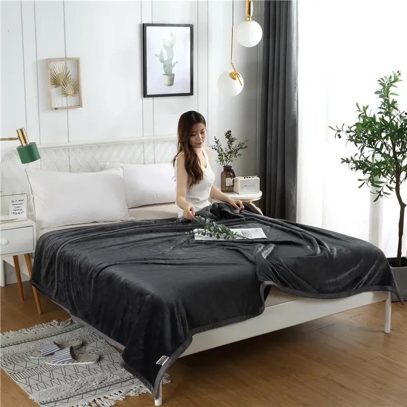 

Современное минималистичное однотонное коралловое флисовое одеяло, универсальное для четырех сезонов, толстое, теплое, для кондиционирования воздуха, для сна и отдыха 100x150cm 1pcs темно-серого