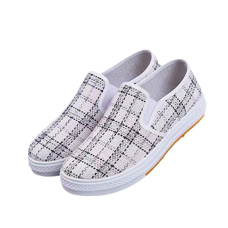 Spring and Autumn canvas shoes with soft soles are comfortable and durable, versatile and simple women's shoes
