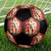 1 PZ Pallone da calcio Cristiano Ronaldo Taglia 5 grezza Praha Pallone da calcio indoor Colorato Per tutte le età Cucito a macchina PVC Pronto per la competizione Resistente Alto rimbalzo
