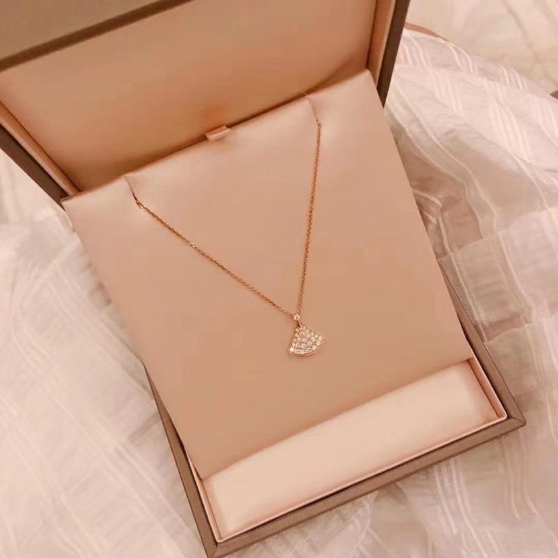 White Fritillary Small Skirt Fan Necklace Women's K Rose Gold Red Agate Light Luxury Full Diamond Fan Pendant Clavicle Chain