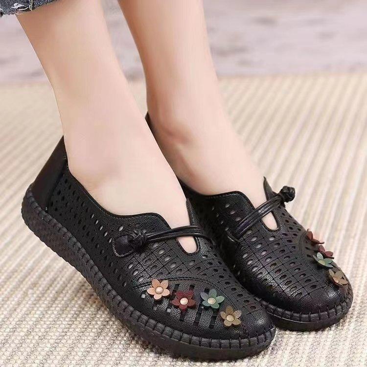 2025 summer new middle-aged and elderly beef tendon sole mother hole sandals women's non-slip, comfortable and breathable one-pedal single shoes
