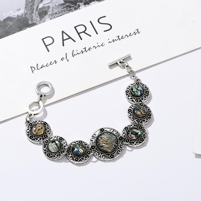 Vintage Ethnic Natural Shell Bracelets & Bangles for Women Boho Temperament Carved Link Bracelets Vacation Party Jewelry Gift