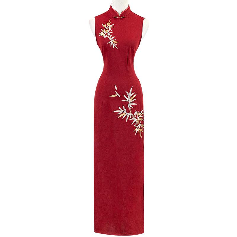 Red embroidered bamboo leaf sleeveless cheongsam 1011 new new Chinese style improved toasting dress engagement dress women