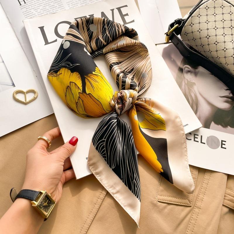 Zhang Ruonan silk scarf women's spring and summer new fashion retro accessories scarf neck high-end small square scarf