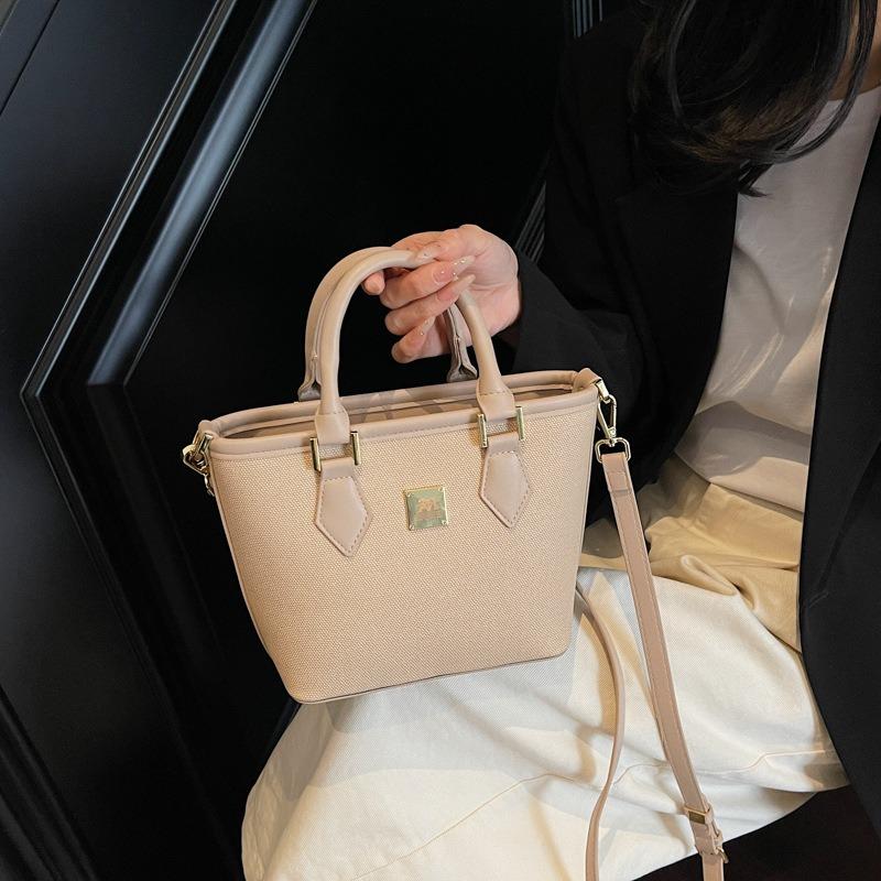 Premium texture portable bucket bag women's new spring and summer fashion go to work messenger bag small bag