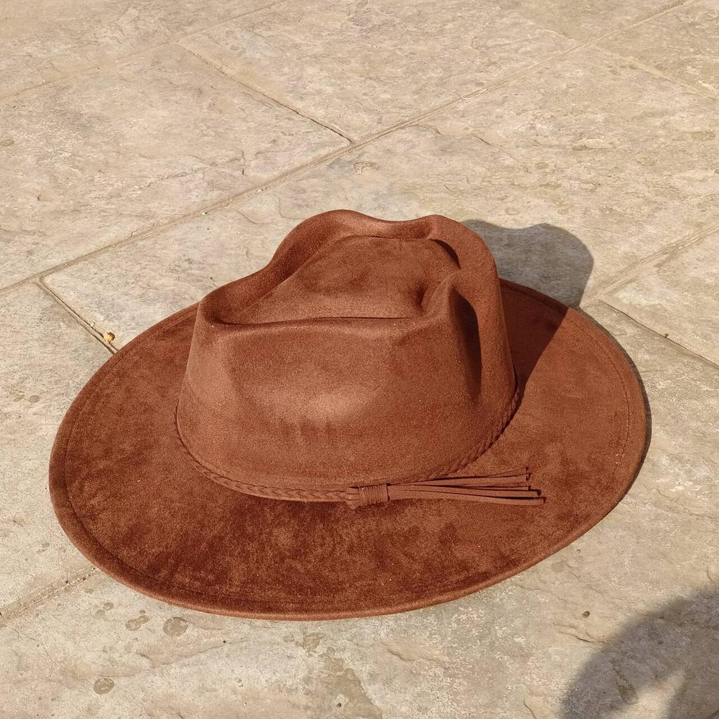 Vegan Suede Arrow-shaped Cap Women's Hat with Variousaccessoriesmen'sfedora Distressed Suede Hat Bohemianstylehat Men'sstraw Hat