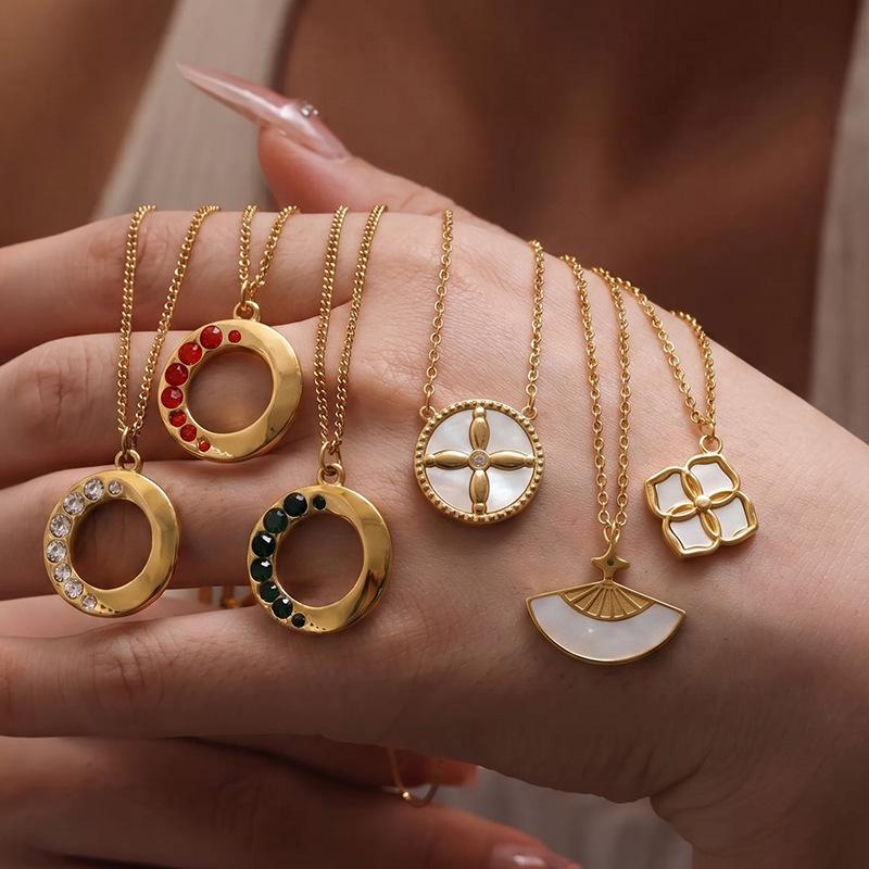 European and American Ins Stainless Steel 18K Gold Necklace Fashion Colored Diamond Round Pendant Light Luxury Four-leaf Clover Collarbone Chain Set