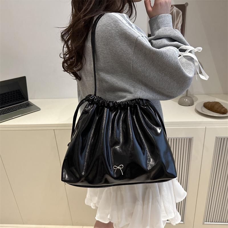 Drawstring Pleated Bucket Bag Women's 2025 Trendy New Large-capacity Summer Casual Shoulder Versatile Tote Bag