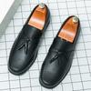 Luxury Designer New Men's Black Brown Tassels Patent Leather Slip On Casual Shoes Formal Wedding Dress Homecoming Penny Loafers