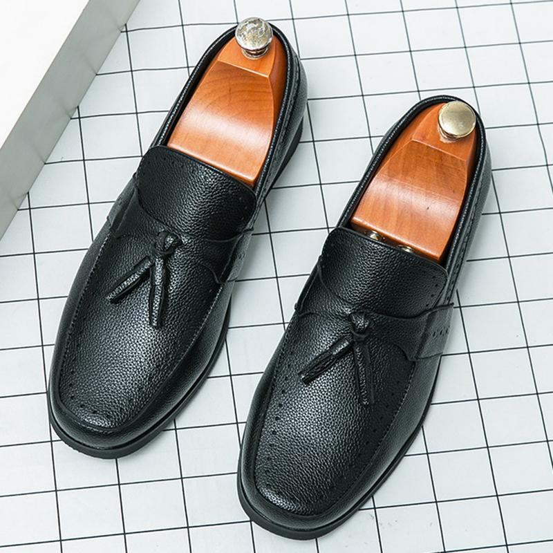 Luxury Designer New Men's Black Brown Tassels Patent Leather Slip On Casual Shoes Formal Wedding Dress Homecoming Penny Loafers