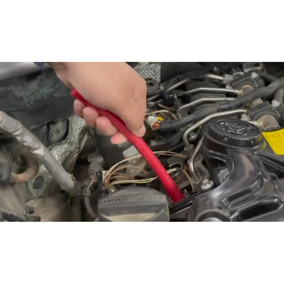 Universal Car and Motorcycles Spark Plug Socket, Reusable Rubber Tube, Portable Easy Tallation Removal Tool