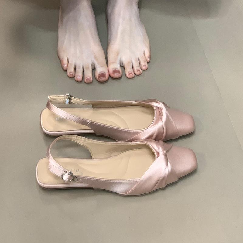 Xiaoxiangfeng bow satin splicing bag head sandals female 2025 new fairy wind gentle rear strap single shoes
