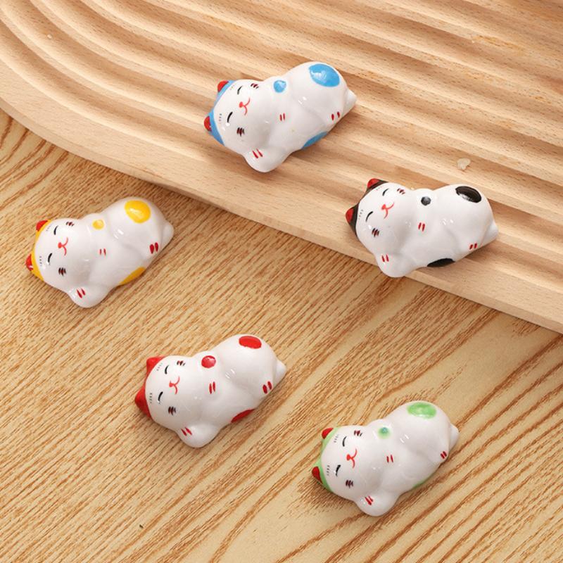 Cute Lucky Cat Ceramic Chopsticks Holder Japanese Chopsticks Forks Holder Resturant Kitchen Tableware Home Decoration 2025 New