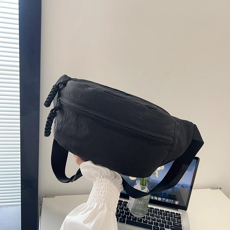 

Летняя новая простая и легкая мужская и женская наплечная сумка-мессенджер однотонная портативная нагрудная сумка универсальная сумка чёрный