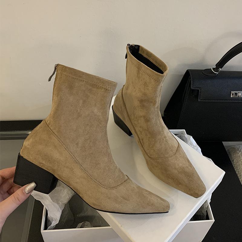 2025 Autumn and Winter New French Retro Thick and Small Short Boots Women's Autumn and Winter Pointed Rear Zipper Short Commuter Short Boots