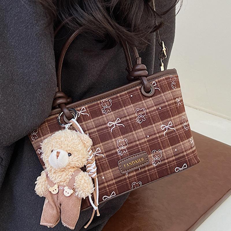 Winter New Fashionable High-value Plaid Commuter Shoulder Bag Casual Bag Simple Messenger Bag