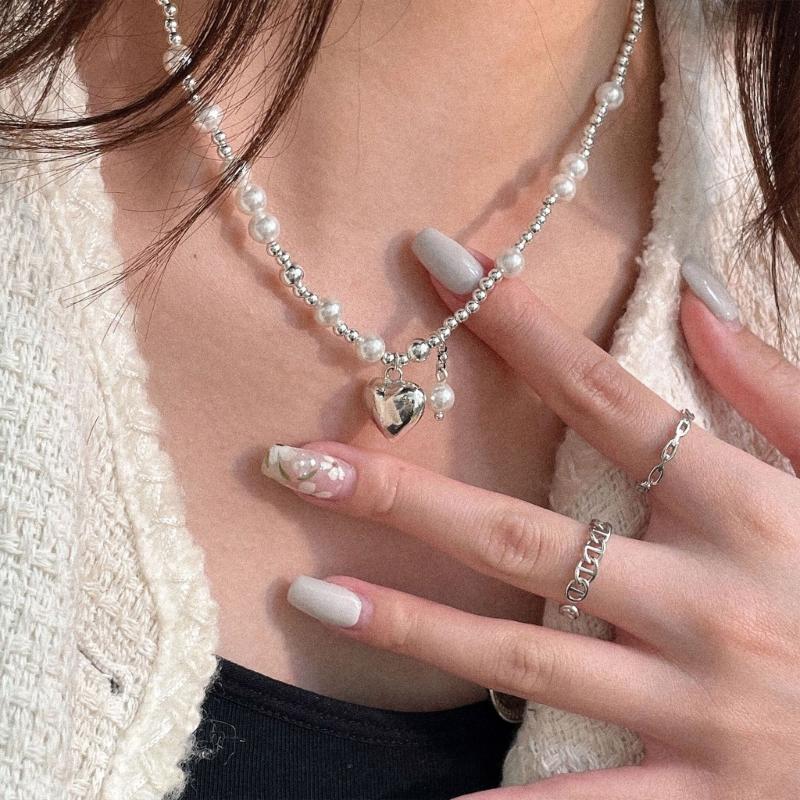 Elegant Big White Imitation Pearl Bead Necklace for Women Heart Shape Clavicle Chain Sweet Wedding Party Jewelry