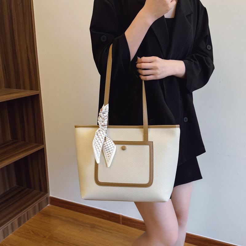 Large capacity tote bag women's 2025 new trend niche casual versatile underarm bag commuter shoulder bag