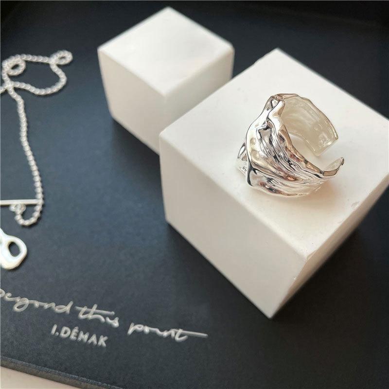 Retro French-Style Irregular Pleated Ring with Concave-Convex Texture for Women