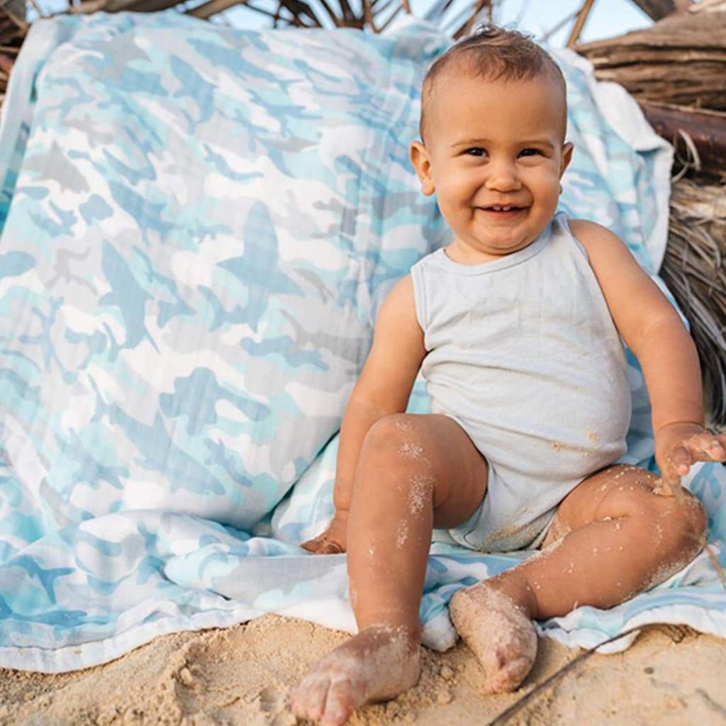 Coco Moon Sea Turtle Pattern Sea Creatures Hawaii Blanket 8 Layers of Swaddles Soft Like Silk To the Touch [Quilt Blanket/Honu Honi]