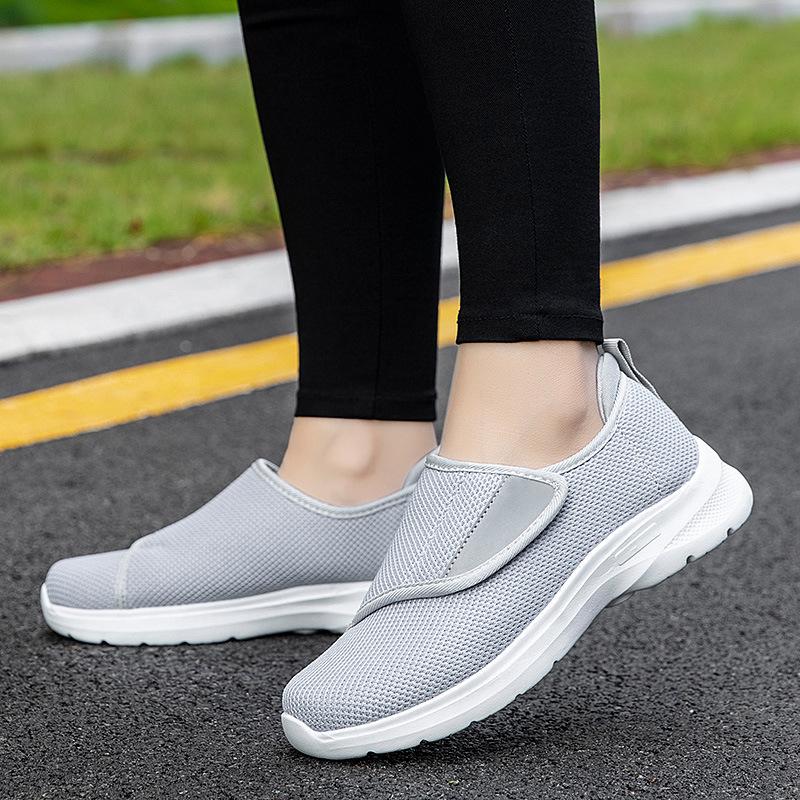 Large size Velcro elderly shoes wide feet and thick instep men's and women's autumn sports shoes medium and old soft-soled walking shoes