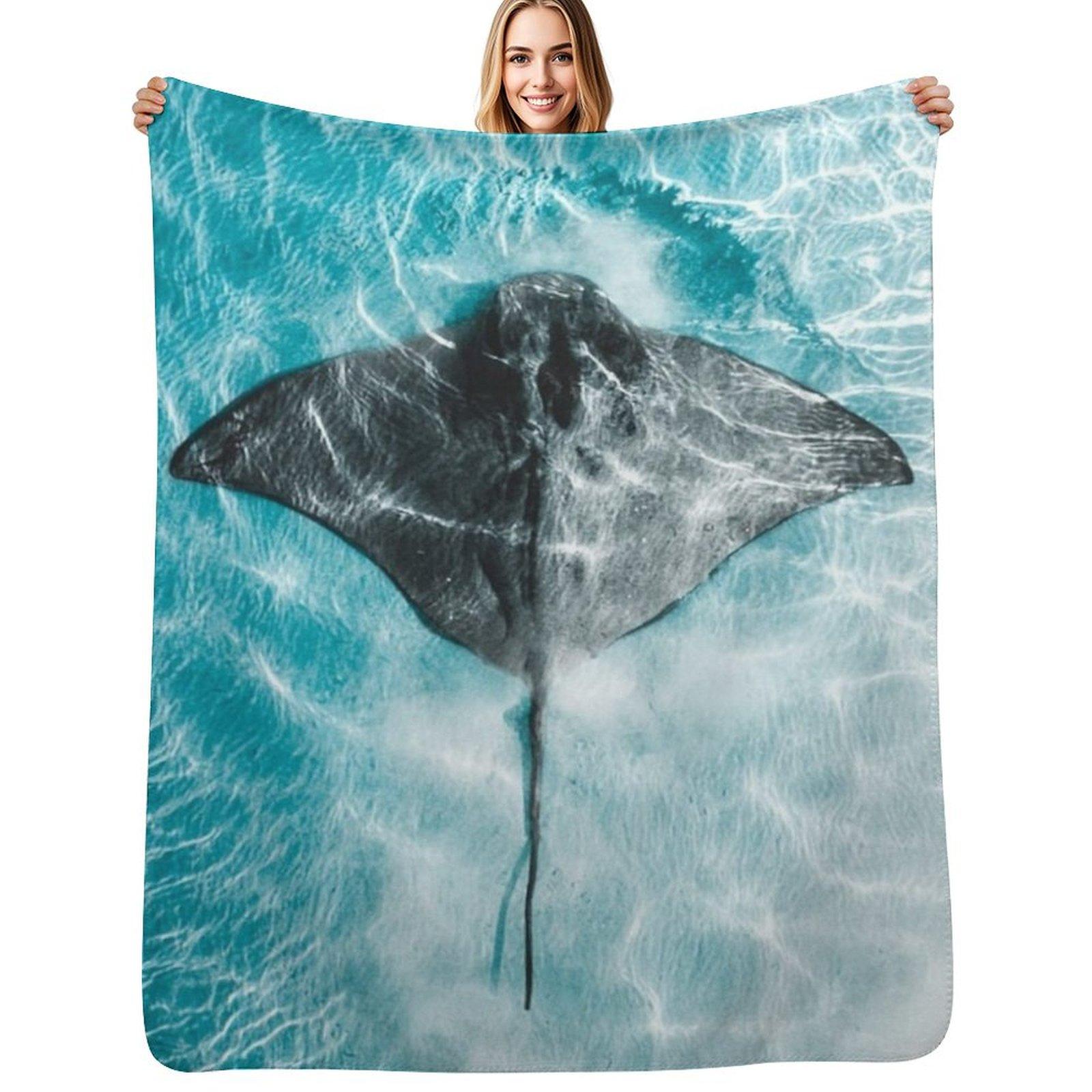Stingray Swimming Throw Blanket Elegant Warm Throw Blanket for Hotel Home Size: 75*100cm, Weight: 230 GSM