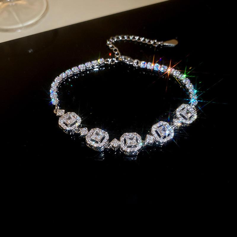 Zircon Flower Simple Niche Bracelet Light Luxury High Sense Fashion Versatile Bracelet Temperament Personalized Jewelry Women