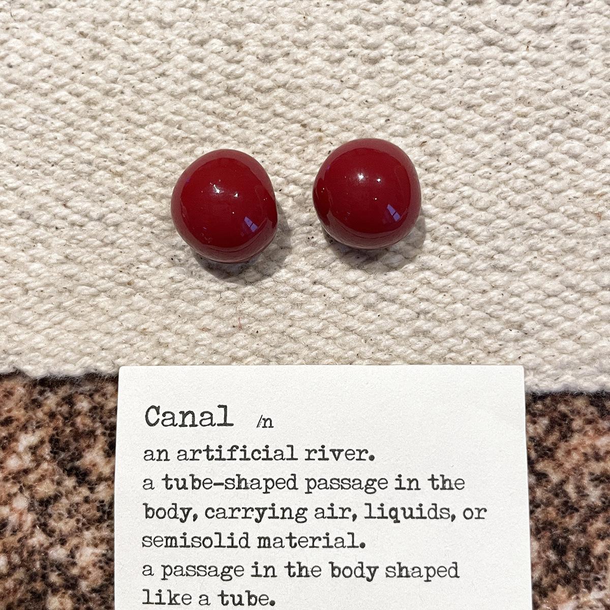 

Французский свет роскошь высокого класса чувство красные шариковые серьги-гвоздики женские нишевые ins стиль универсальный мода знаменитость элегантный темперамент copper