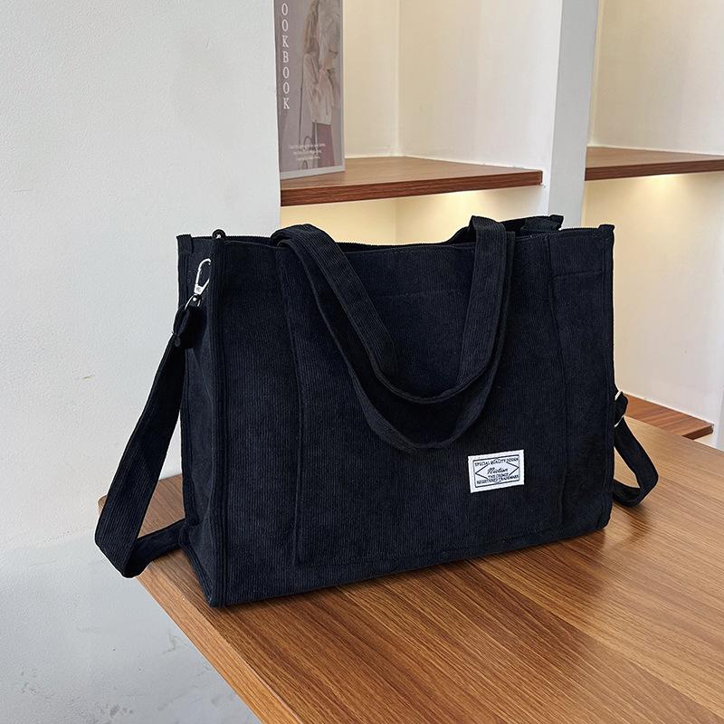 

Корейская версия простой сумки-тоут большой вместимости 2024 года, летняя новая модная сумка для студентов, простая модная сумка-мессенджер чёрный