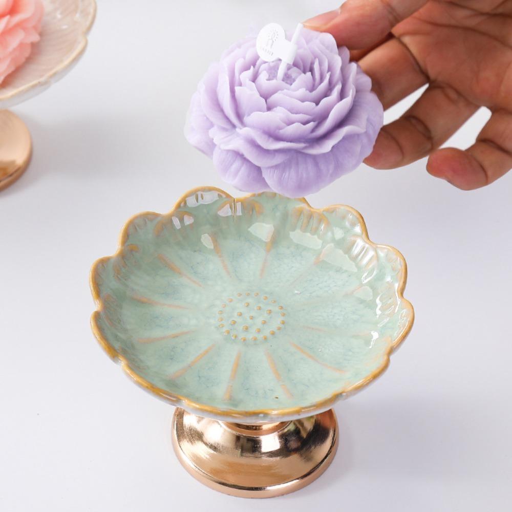 Creative European Style Ceramics Candle Stand Light Luxury Romantic Candle Holder Exquisite Candlestick Birthday Gift